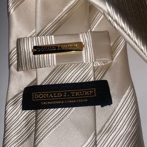 Donald Trump signature series 100% silk designer tiea